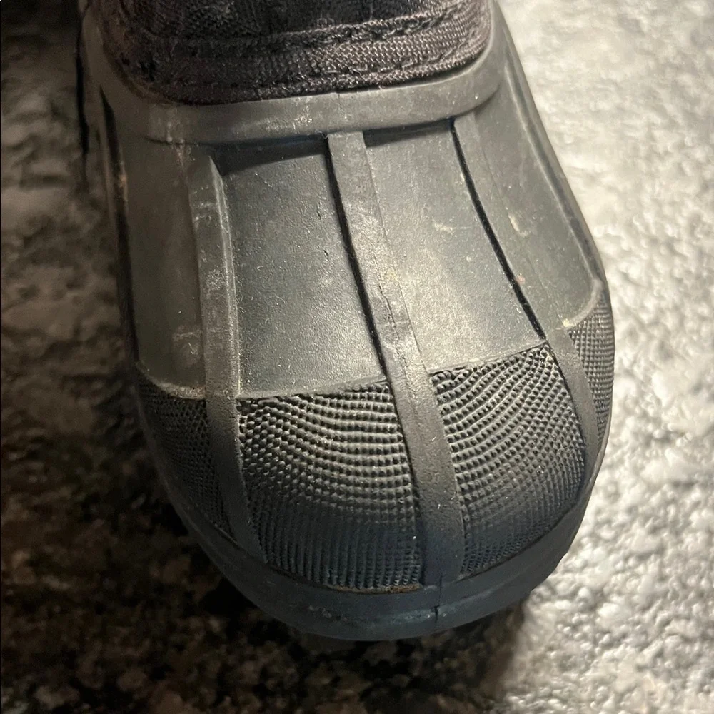 Kamik Black Snow Boots with Drawstring.  Good condition. Believed to be a 3